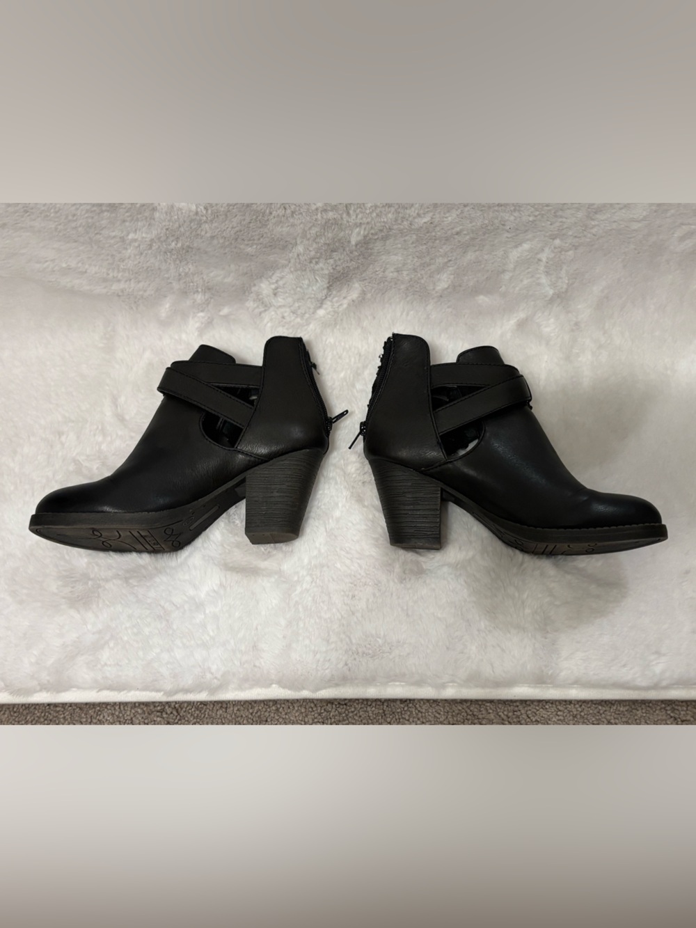 🎁BONGO Black Cutout Block Heel Ankle Boots